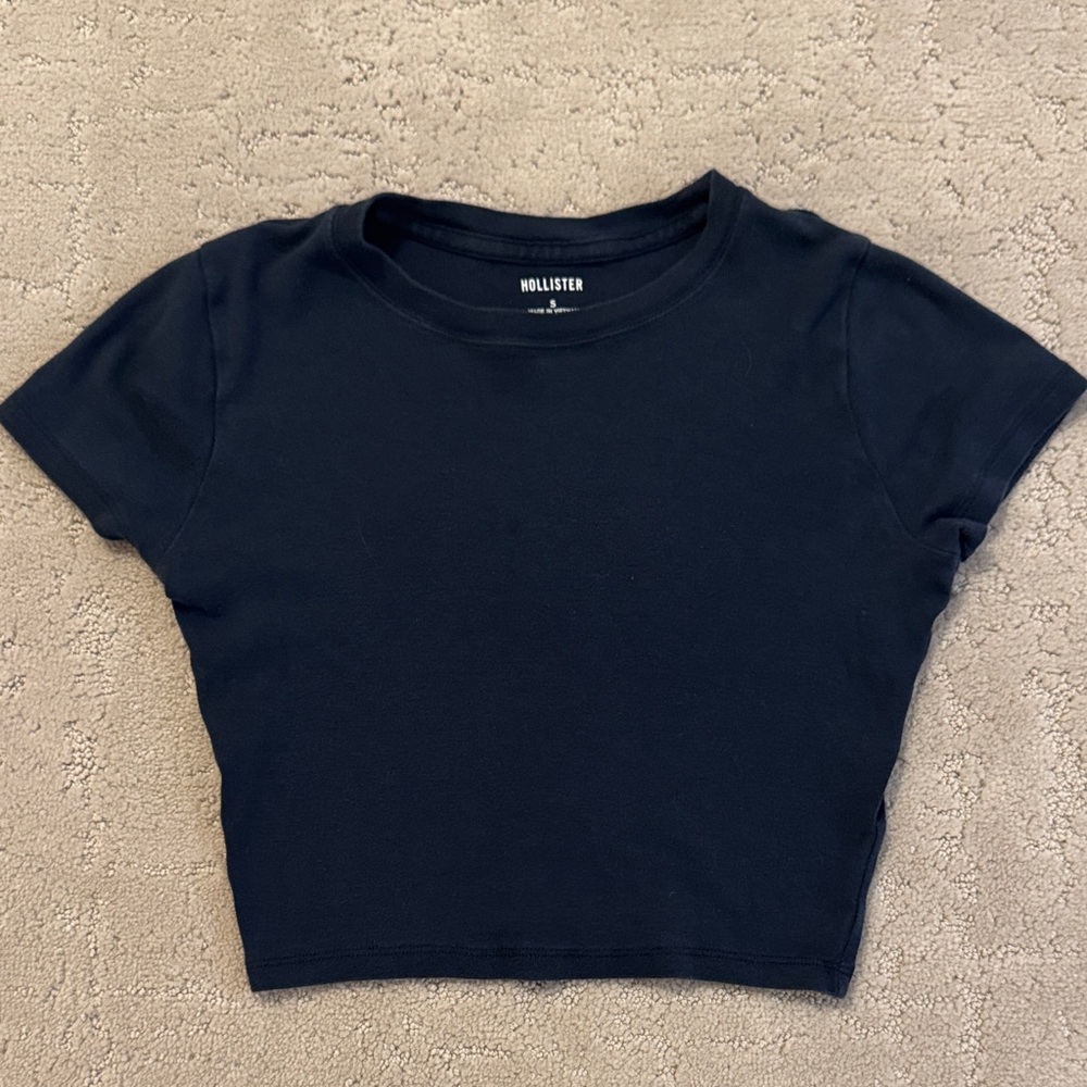 Hollister Women's Dark Blue Crop Top